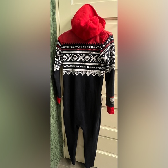 SOLD - NWOT $229 OnePiece Marius XXS Hoodie Jumpsuit Red Blue Norwegian - Picture 3 of 8